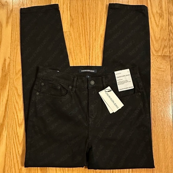 Calvin Klein Mid Rise Slim Straight Leg LOGO Print Denim Black Jeans NWT Sz 28 - Picture 5 of 8